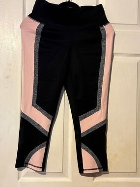Lane Bryant Liv Black and Pink Colorblock Cropped Athletic Leggings